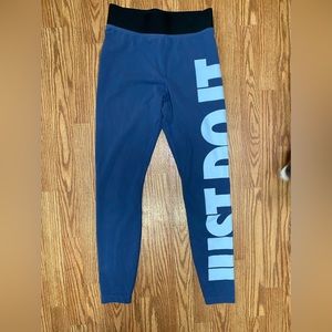 Nike Women's Sportswear Essential High-Waisted JDI Leggings blue small